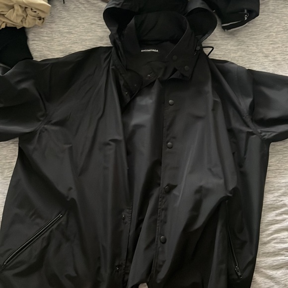 Size 44 balenciaga rain jacket - Picture 2 of 5